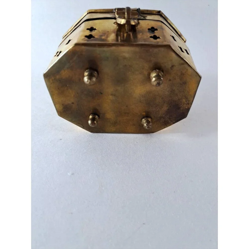Vintage Brass Incense Trinket Curio Candle Box Latch Footed Hippie 3.5x2.5